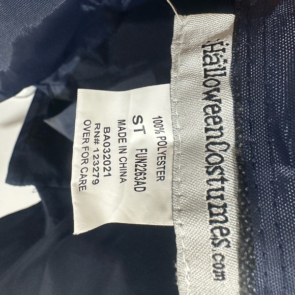 FBI Costume - Picture 5 of 7